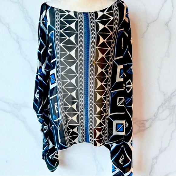 Vince Camuto, ladies XL chiffon batwing top NWOT geometrical design - Picture 2 of 15